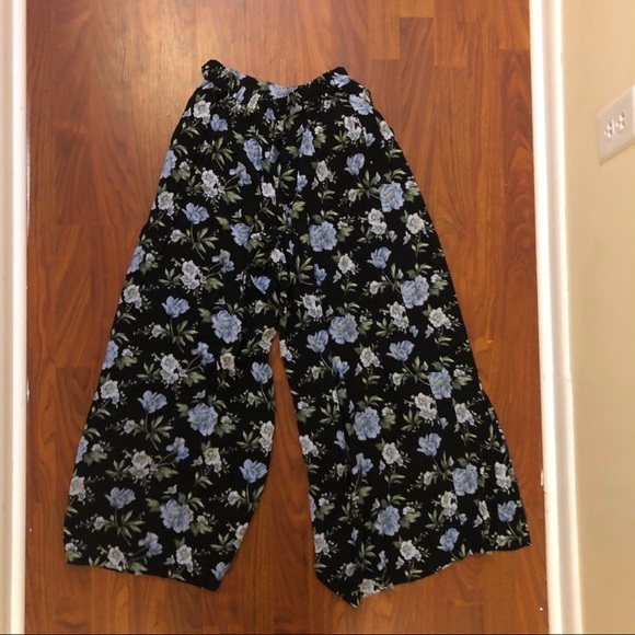 NWOT AEO Floral Wide Leg Pants - Picture 2 of 5